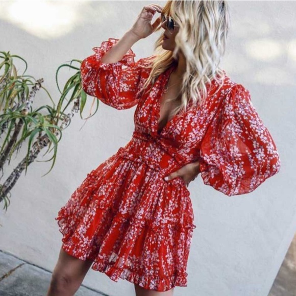 Dresses & Skirts - Red boho floral print open back ruffle dress